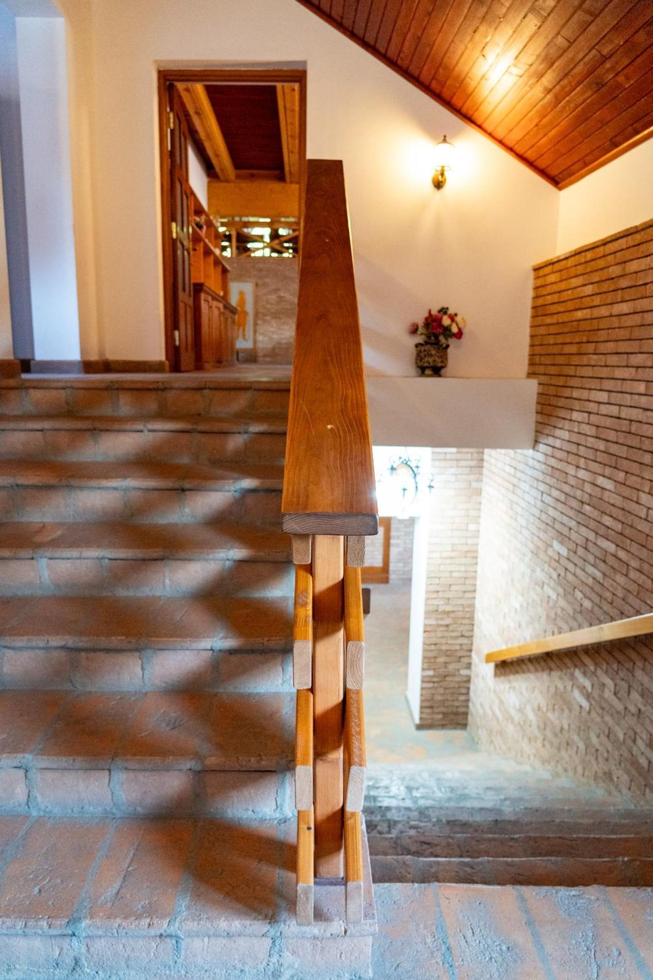 5.Evszak Hotel Sfântu Gheorghe Bagian luar foto