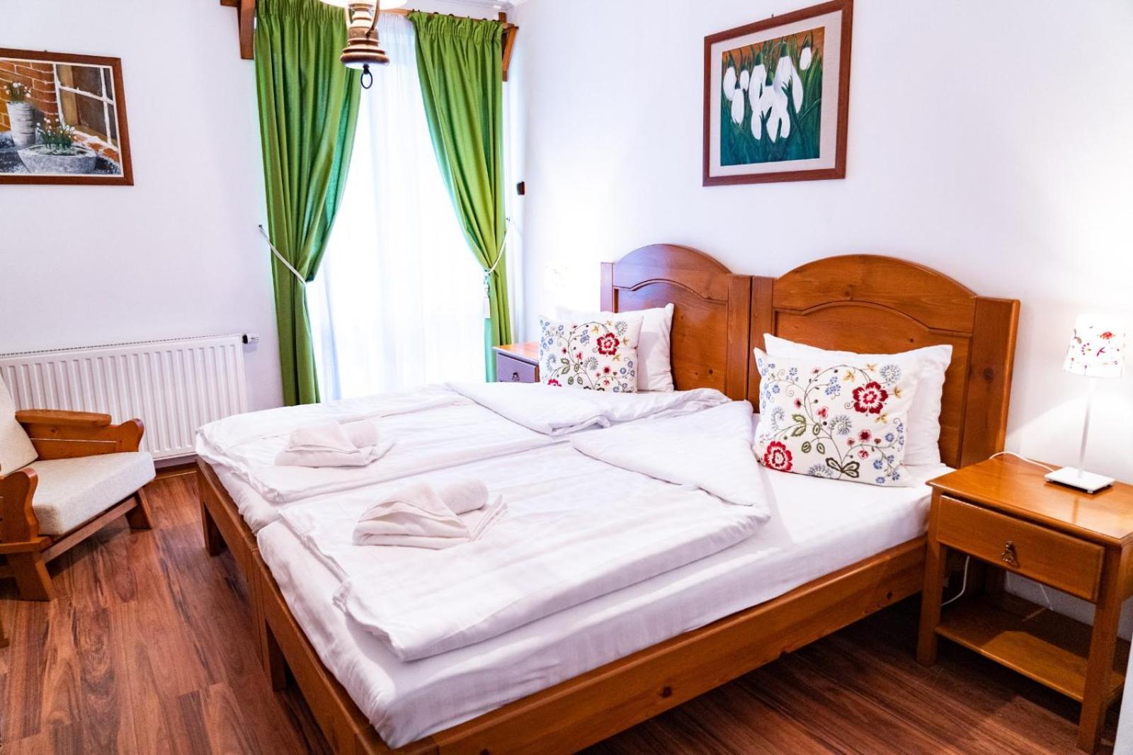 5.Evszak Hotel Sfântu Gheorghe Bagian luar foto