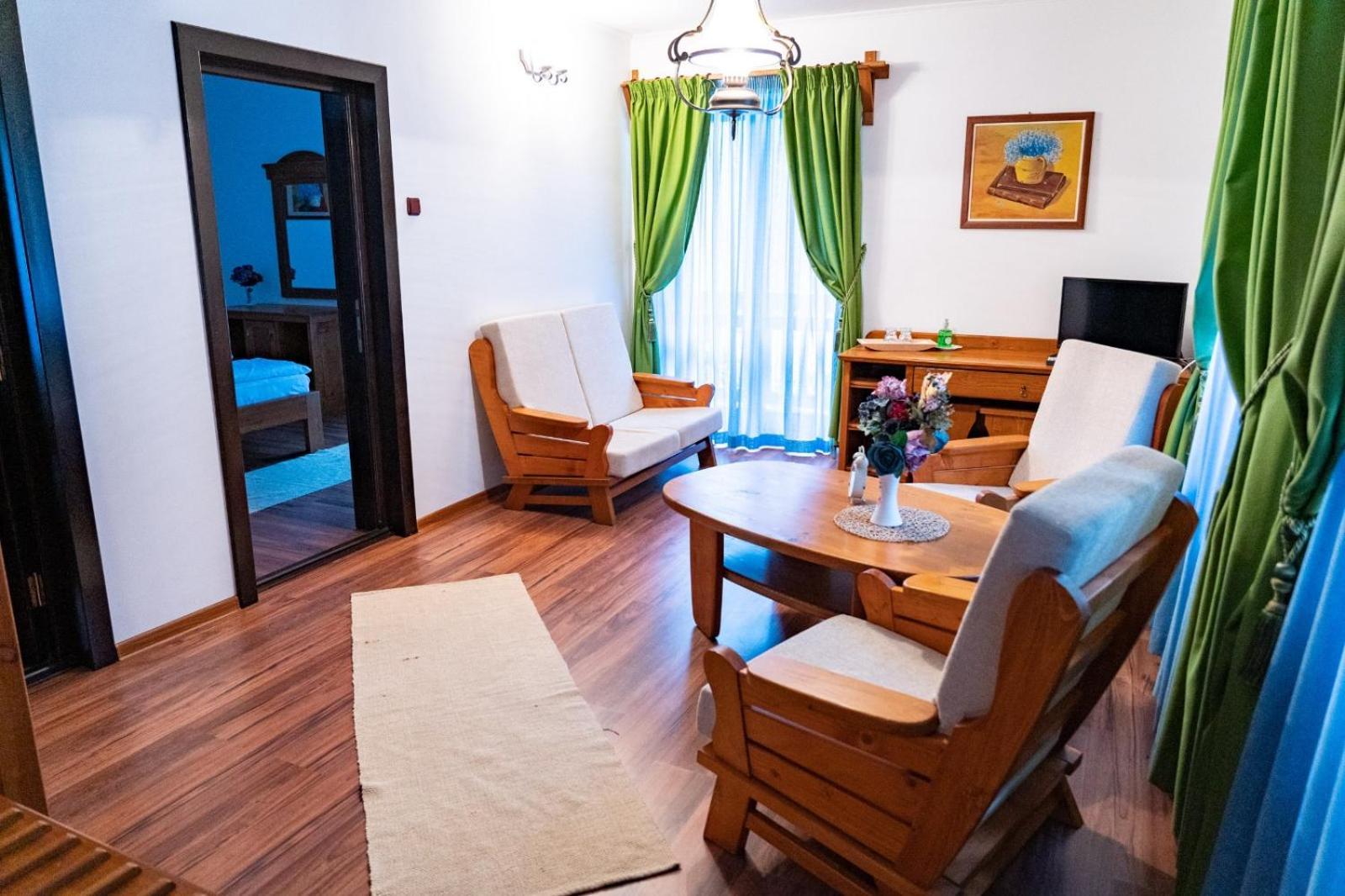5.Evszak Hotel Sfântu Gheorghe Bagian luar foto
